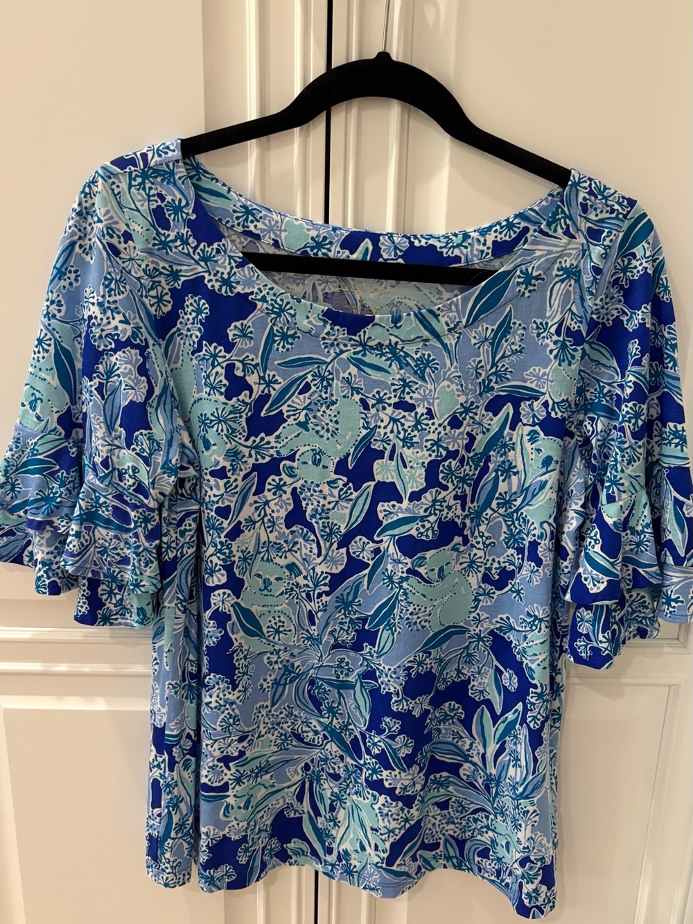 Lily Pulitzer Blue Floral Scoop Neck Ruffle Sleeve Women's Top